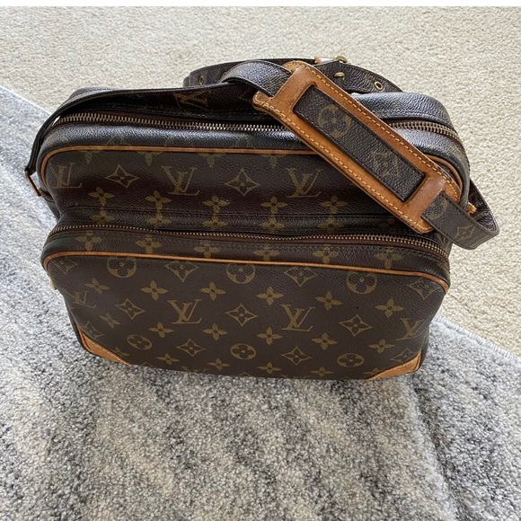 Louis Vuitton Side Bag - Picture 3 of 7